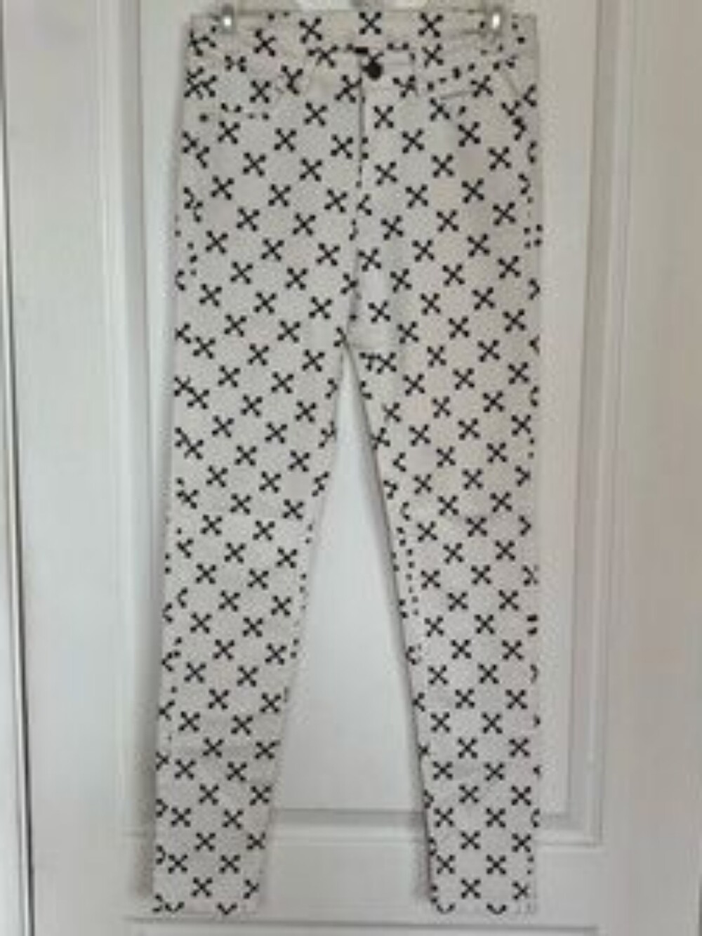 H&M Divided White Stretch Jeans with Black Cross Pattern